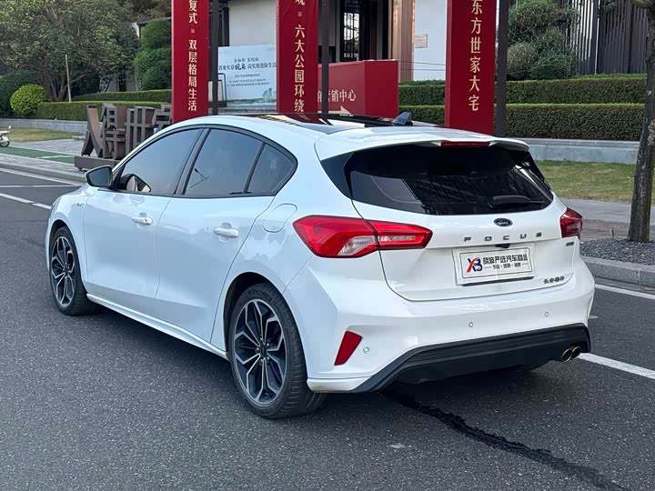 Фото 5 - Ford Focus