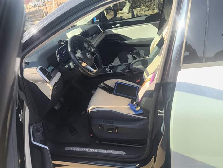 Фото 9 - Volkswagen ID.6 Crozz