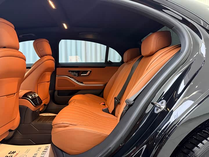 Фото 6 - Mercedes-Benz S-Class