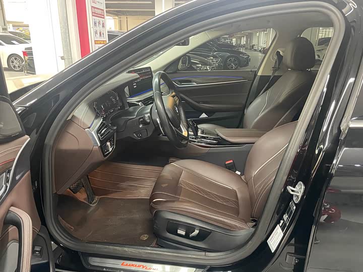 Фото 8 - BMW 5 Series