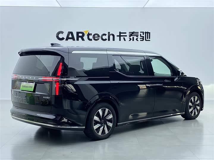 Фото 3 - Volvo EM90