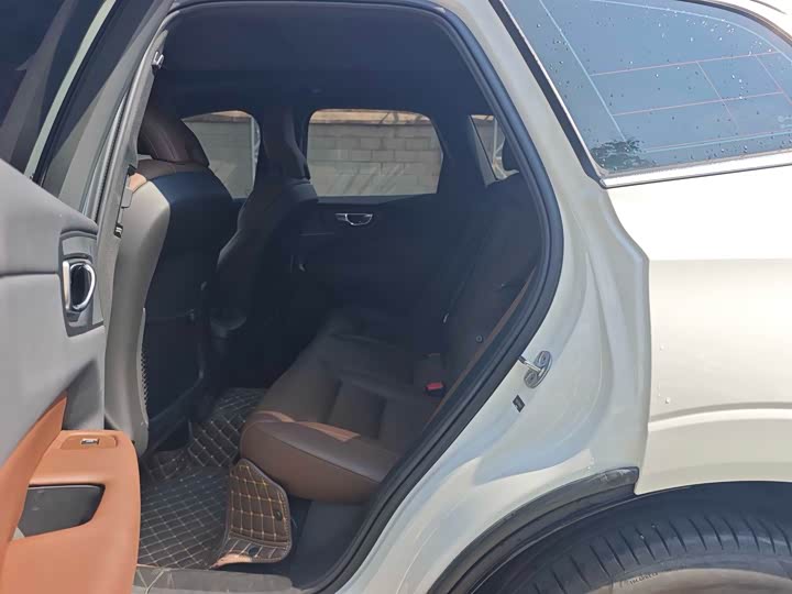 Фото 5 - Volvo XC60