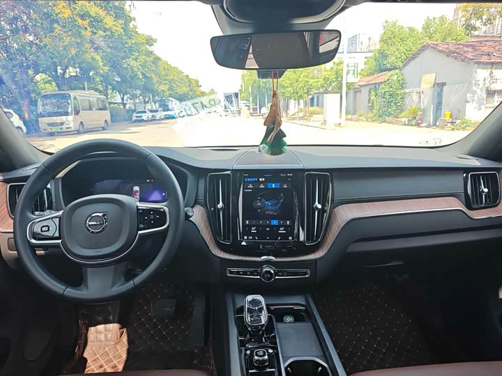 Фото 7 - Volvo XC60