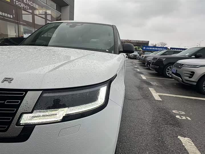 Photo 9 - Land Rover Range Rover