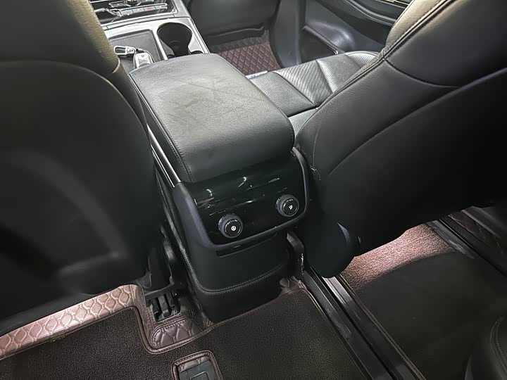 Фото 8 - Nio ES8