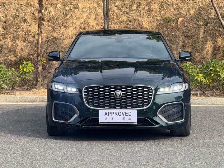 Фото 2 - Jaguar XF L