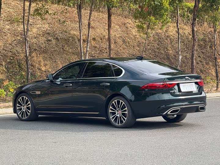 Фото 7 - Jaguar XF L