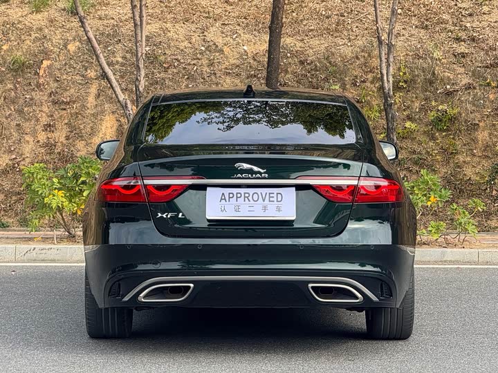 Фото 8 - Jaguar XF L