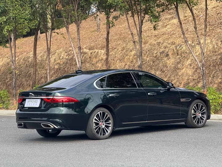 Фото 9 - Jaguar XF L