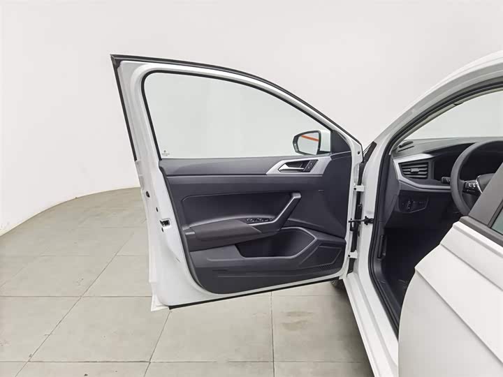 Фото 8 - Volkswagen Polo