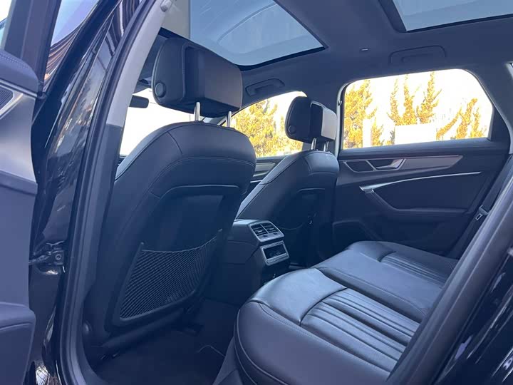 Фото 5 - Audi A6