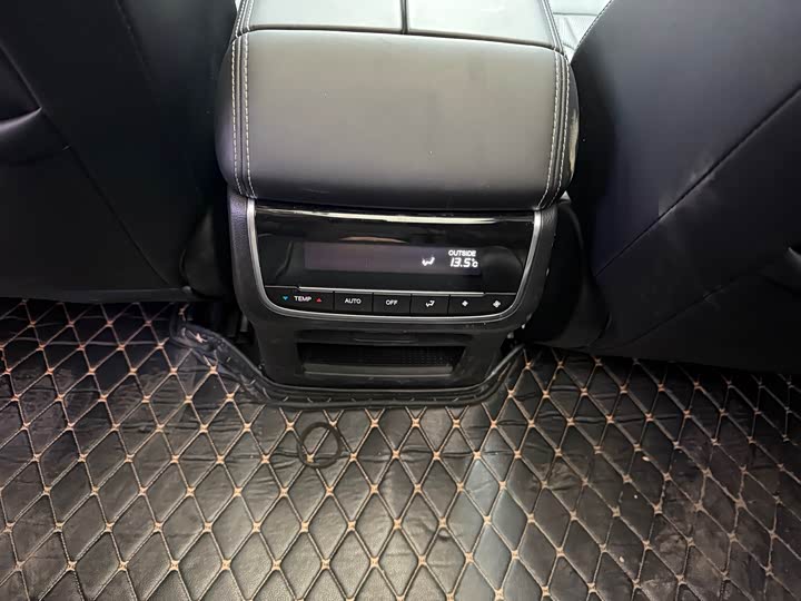 Фото 9 - GAC Trumpchi GS8