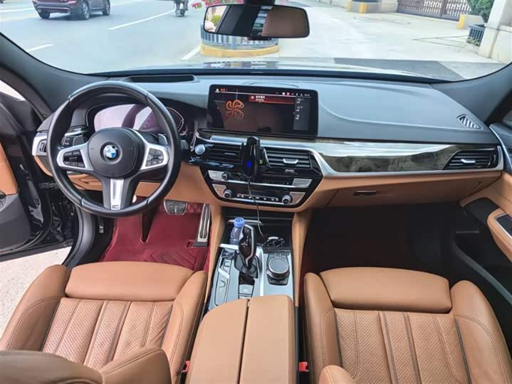 Фото 9 - BMW 6 Series GT