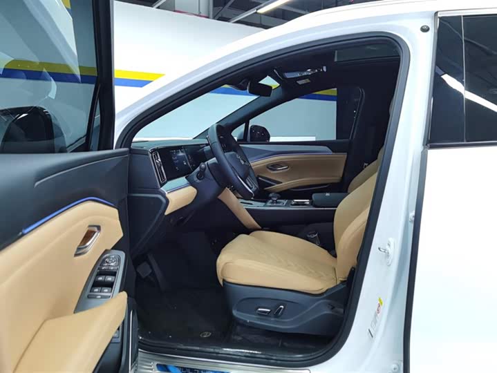 Фото 9 - BYD Song L DM-i Hybrid