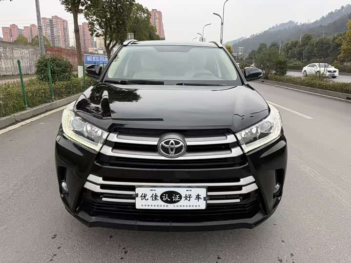 Фото 2 - Toyota Highlander