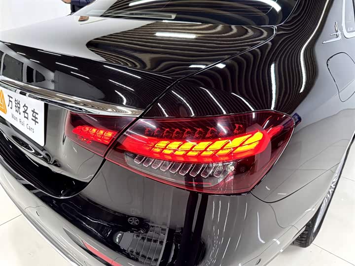 Photo 7 - Mercedes-Benz E-Class