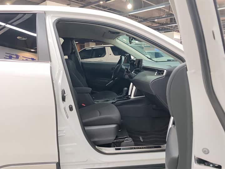 Фото 8 - Toyota Corolla Cross