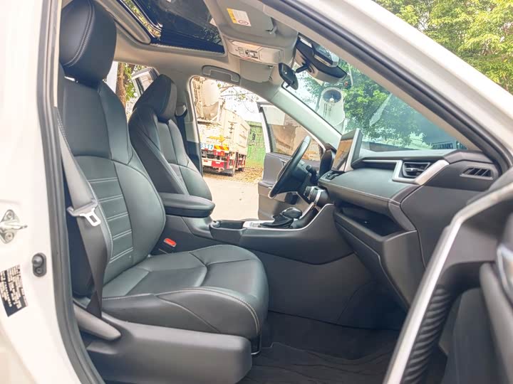 Фото 8 - Toyota Wildlander