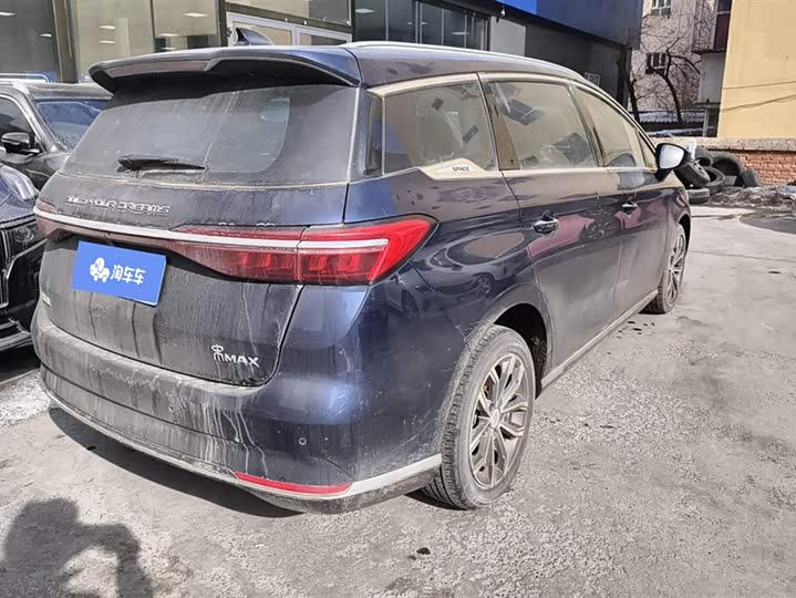 Фото 3 - BYD Song Max