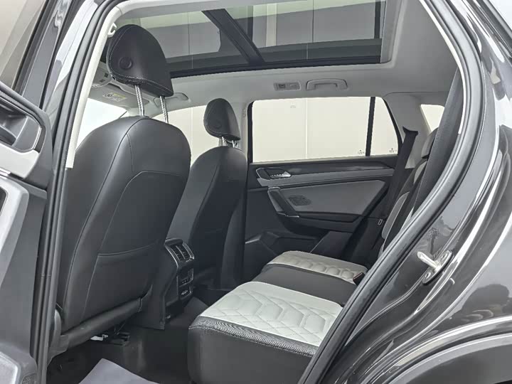 Фото 9 - Volkswagen Tayron