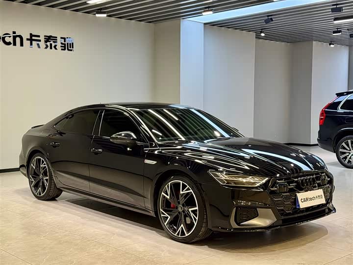 Фото 2 - Audi A7L