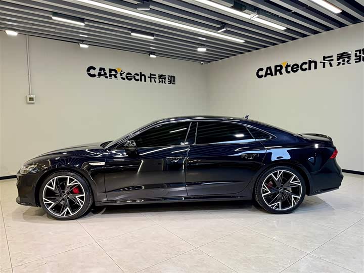 Фото 6 - Audi A7L