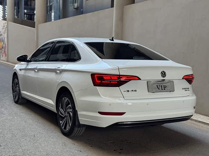 Фото 4 - Volkswagen Sagitar L