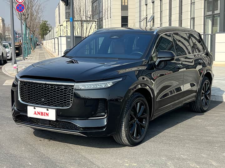 Фото 1 - LiXiang One