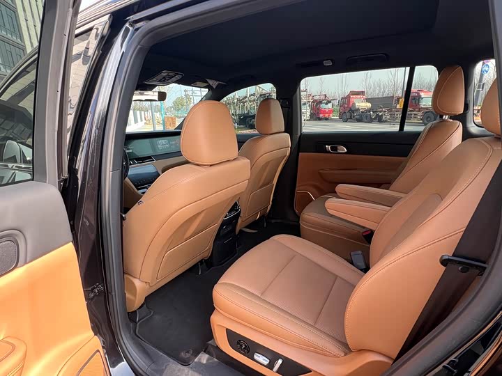 Фото 9 - LiXiang One