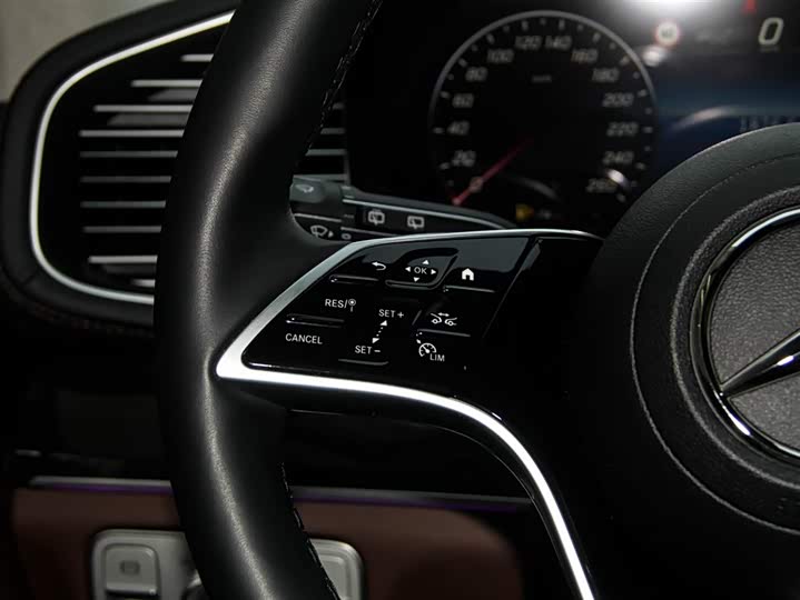 Фото 9 - Mercedes-Benz GLE-Class