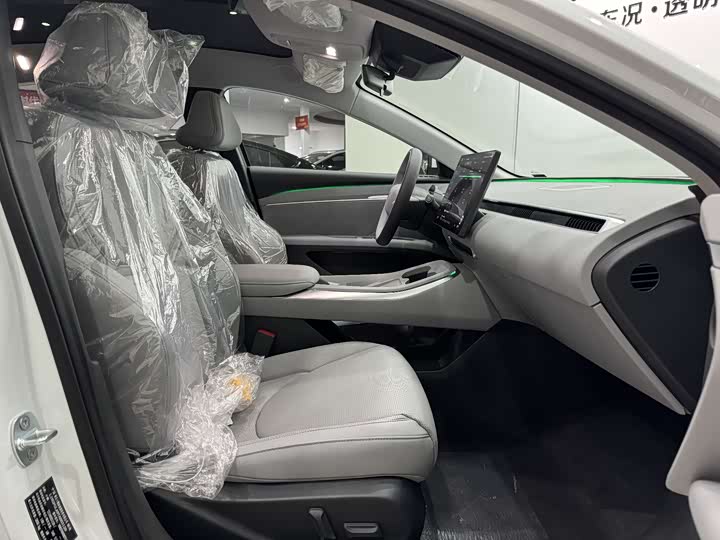 Фото 6 - XPeng Mona M03