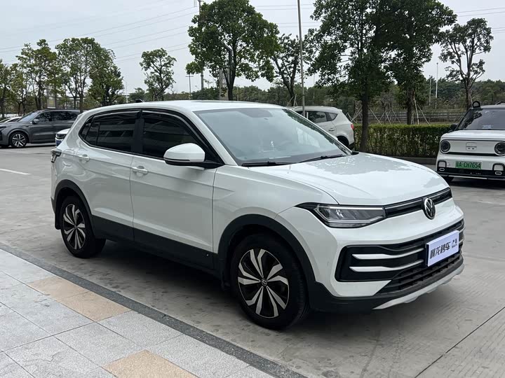 Фото 3 - Volkswagen Tharu