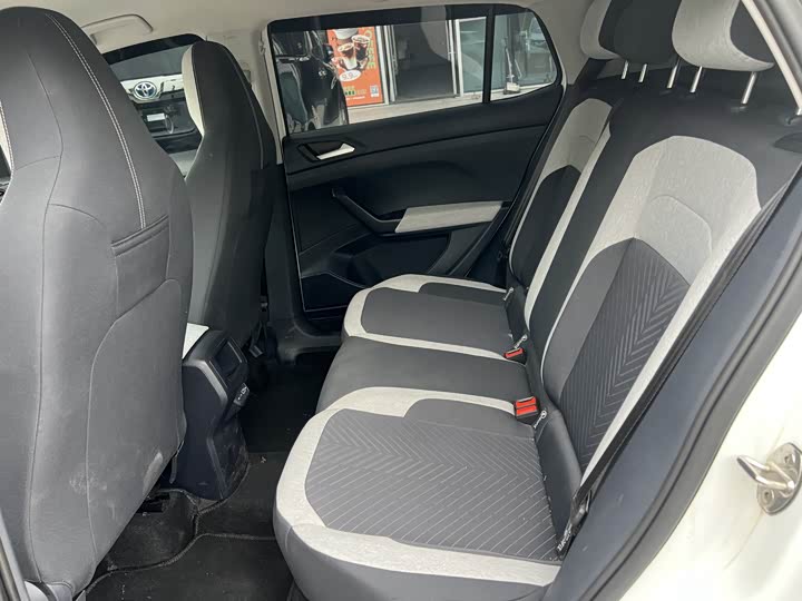 Фото 5 - Volkswagen Tharu