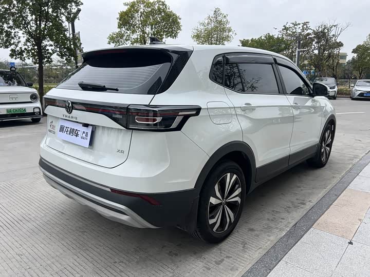 Фото 9 - Volkswagen Tharu