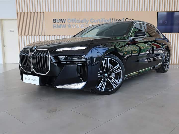 Фото 1 - BMW 7 Series