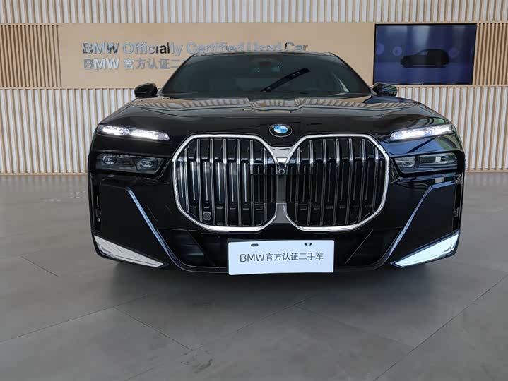 Фото 4 - BMW 7 Series