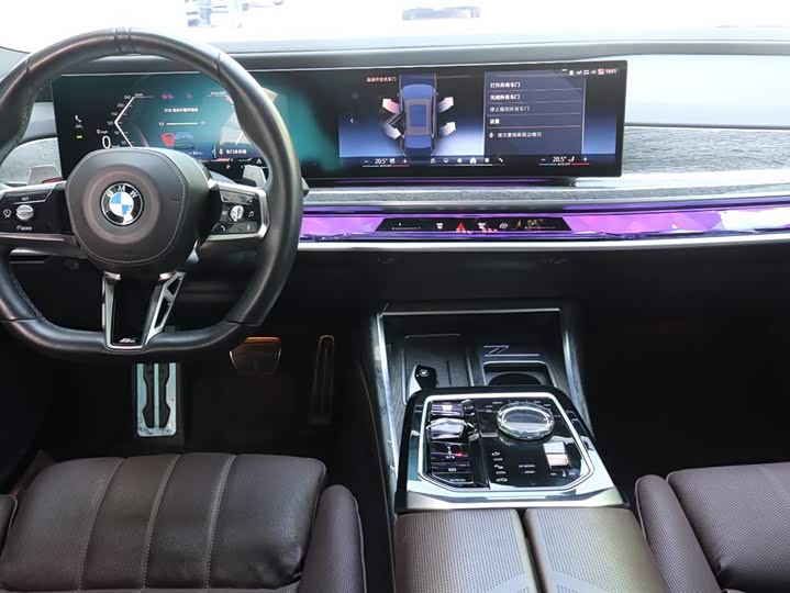 Фото 9 - BMW 7 Series