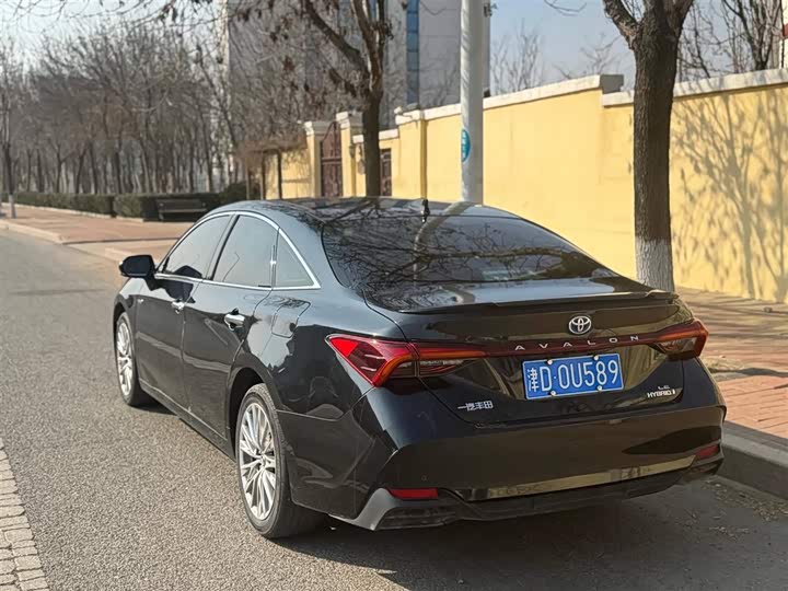 Фото 4 - Toyota Avalon