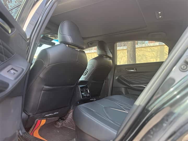 Фото 5 - Toyota Avalon