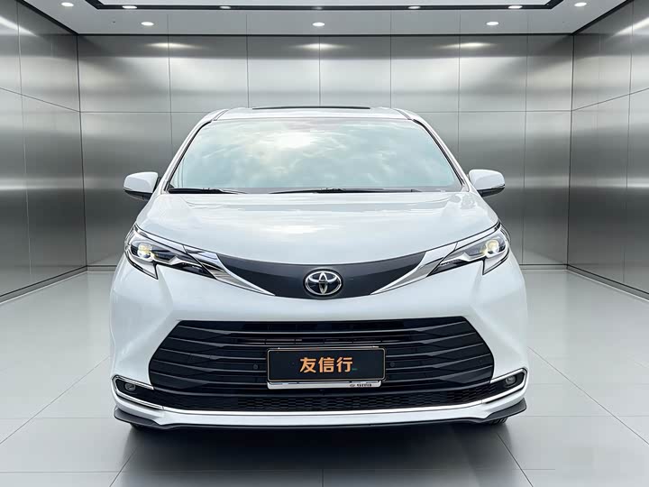 Фото 2 - Toyota Sienna