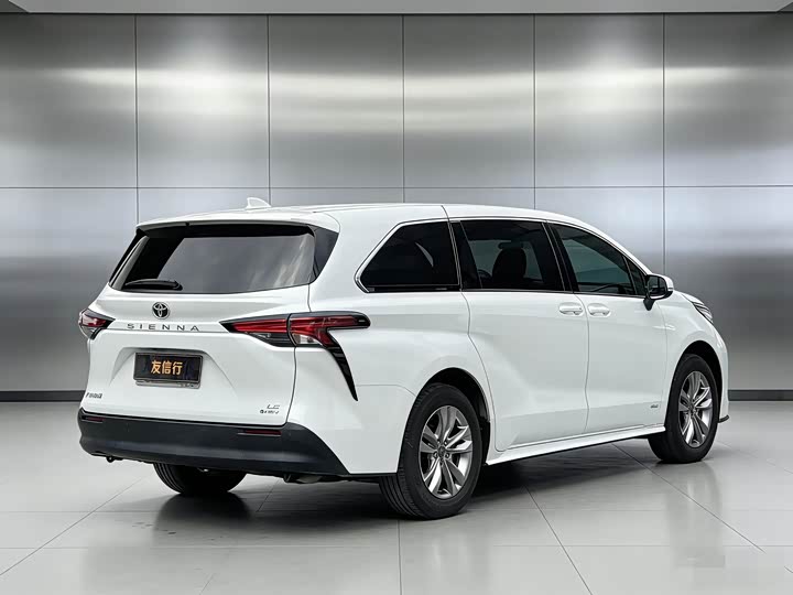 Фото 4 - Toyota Sienna