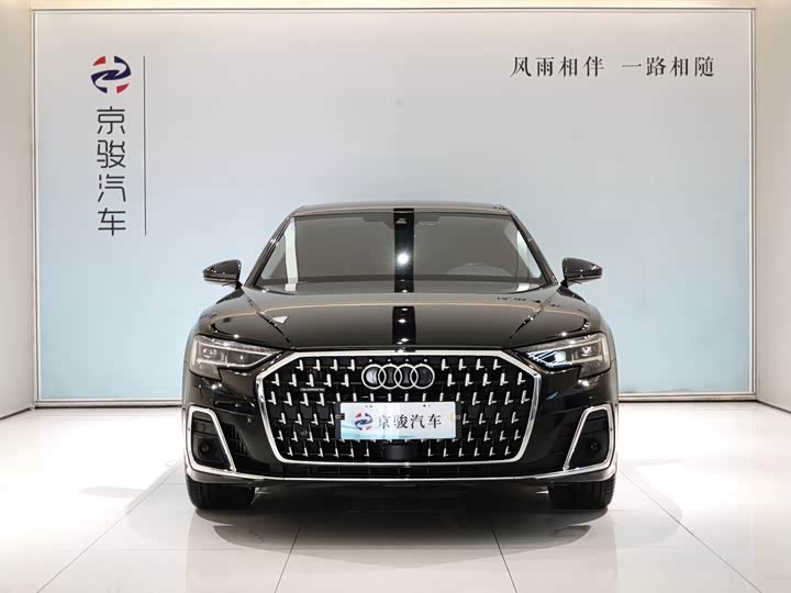 Фото 2 - Audi A8