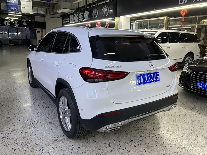 Фото 4 - Mercedes-Benz GLA-Class