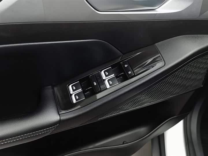 Фото 9 - Geely Geometry E Firefly