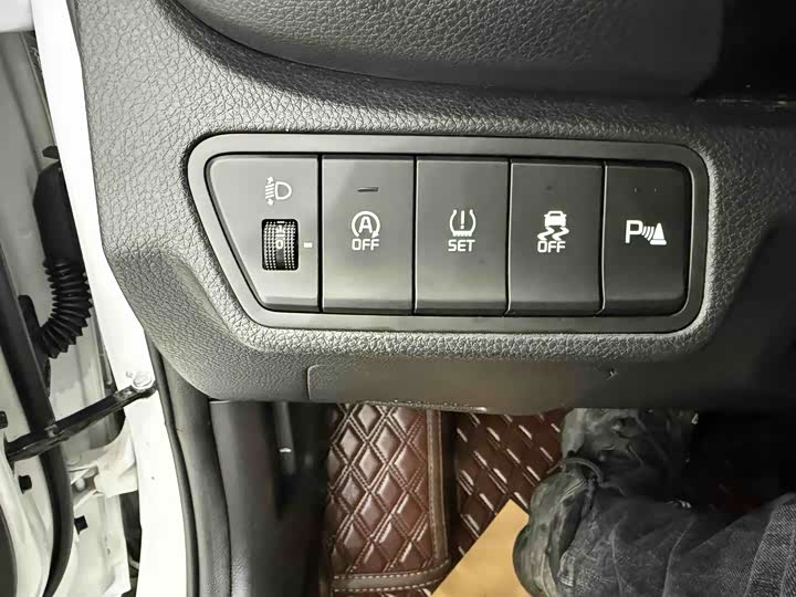 Фото 9 - Kia Seltos