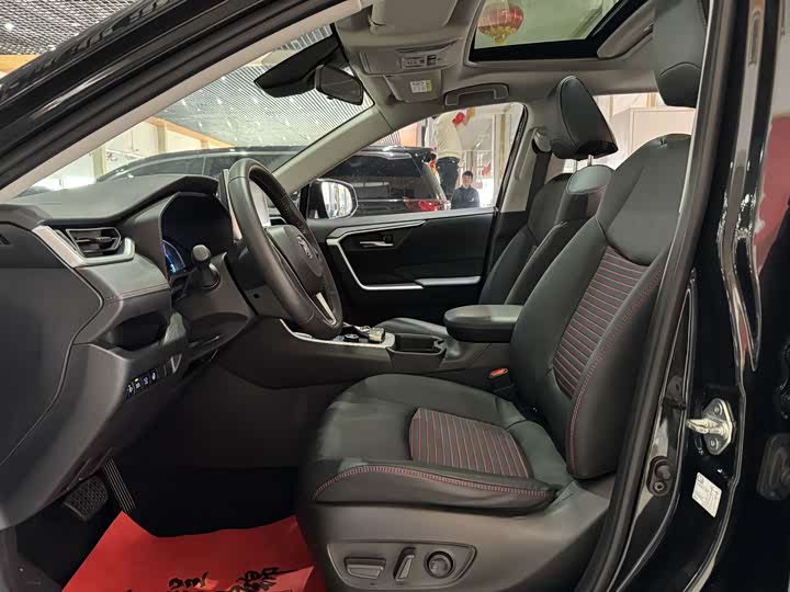 Фото 5 - Toyota RAV4 Hybrid