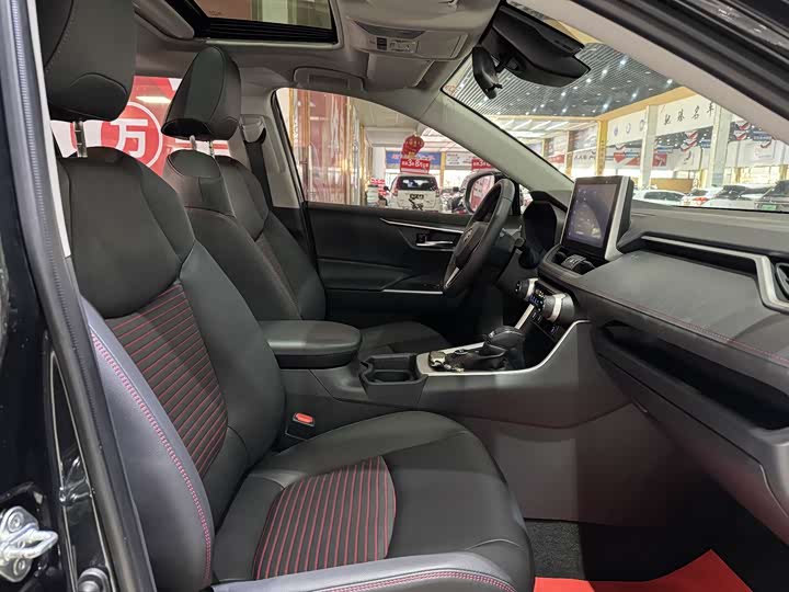 Фото 6 - Toyota RAV4 Hybrid