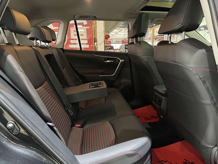 Фото 7 - Toyota RAV4 Hybrid