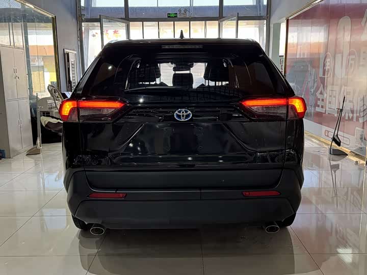 Фото 8 - Toyota RAV4 Hybrid