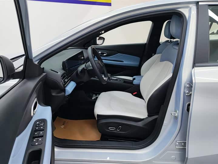 Фото 9 - GAC Trumpchi Empow R